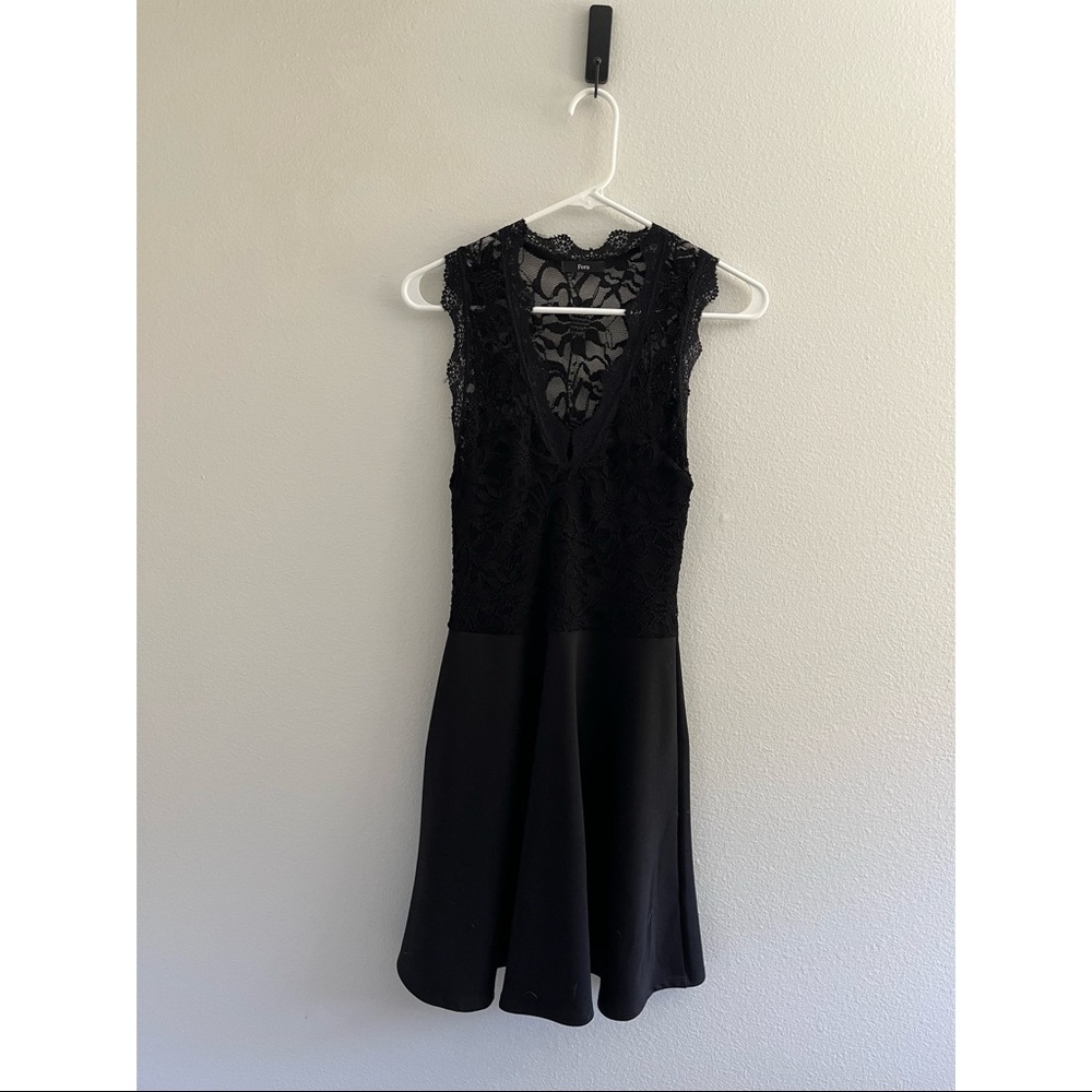 Fora • Black Fit & Flare Lace‎ Dress